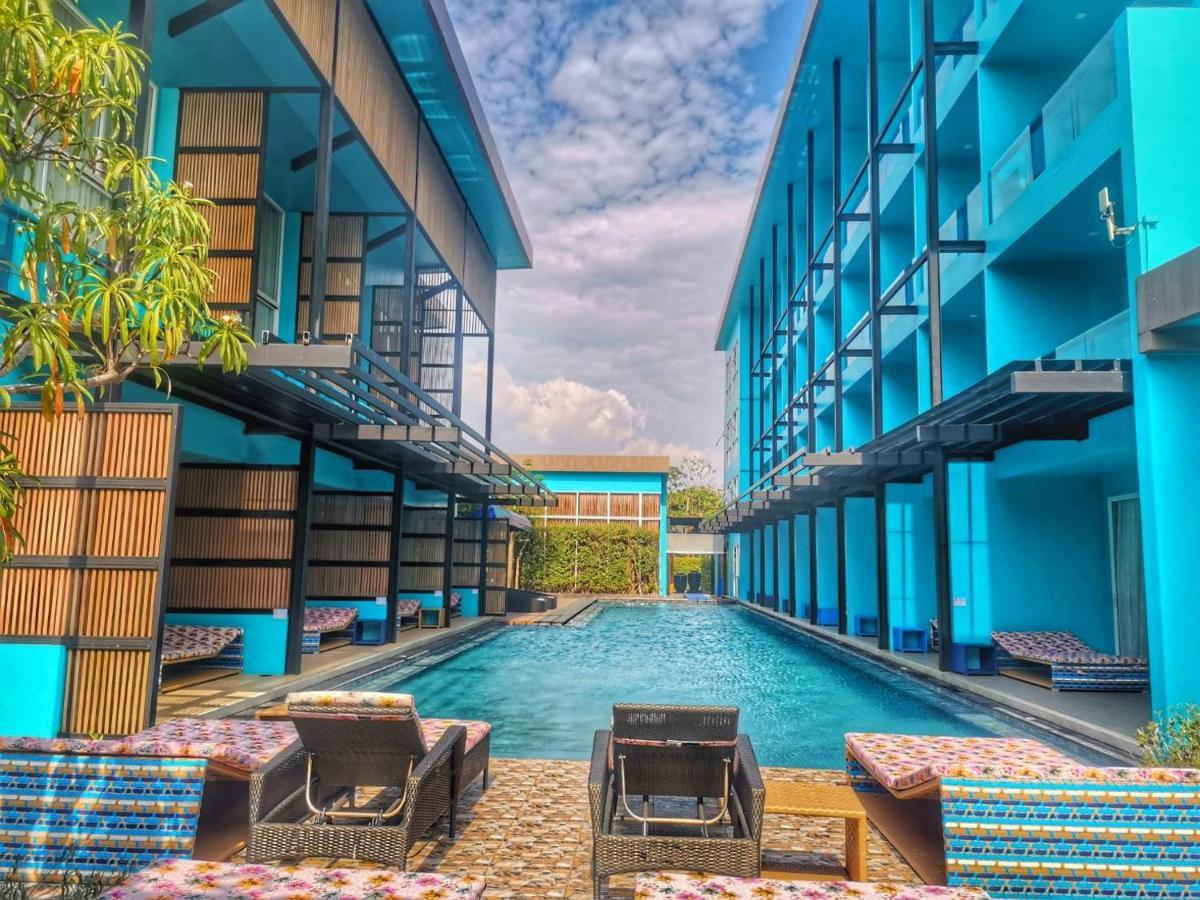 Beach Walk Boutique Resort Bangsaen Exteriör bild