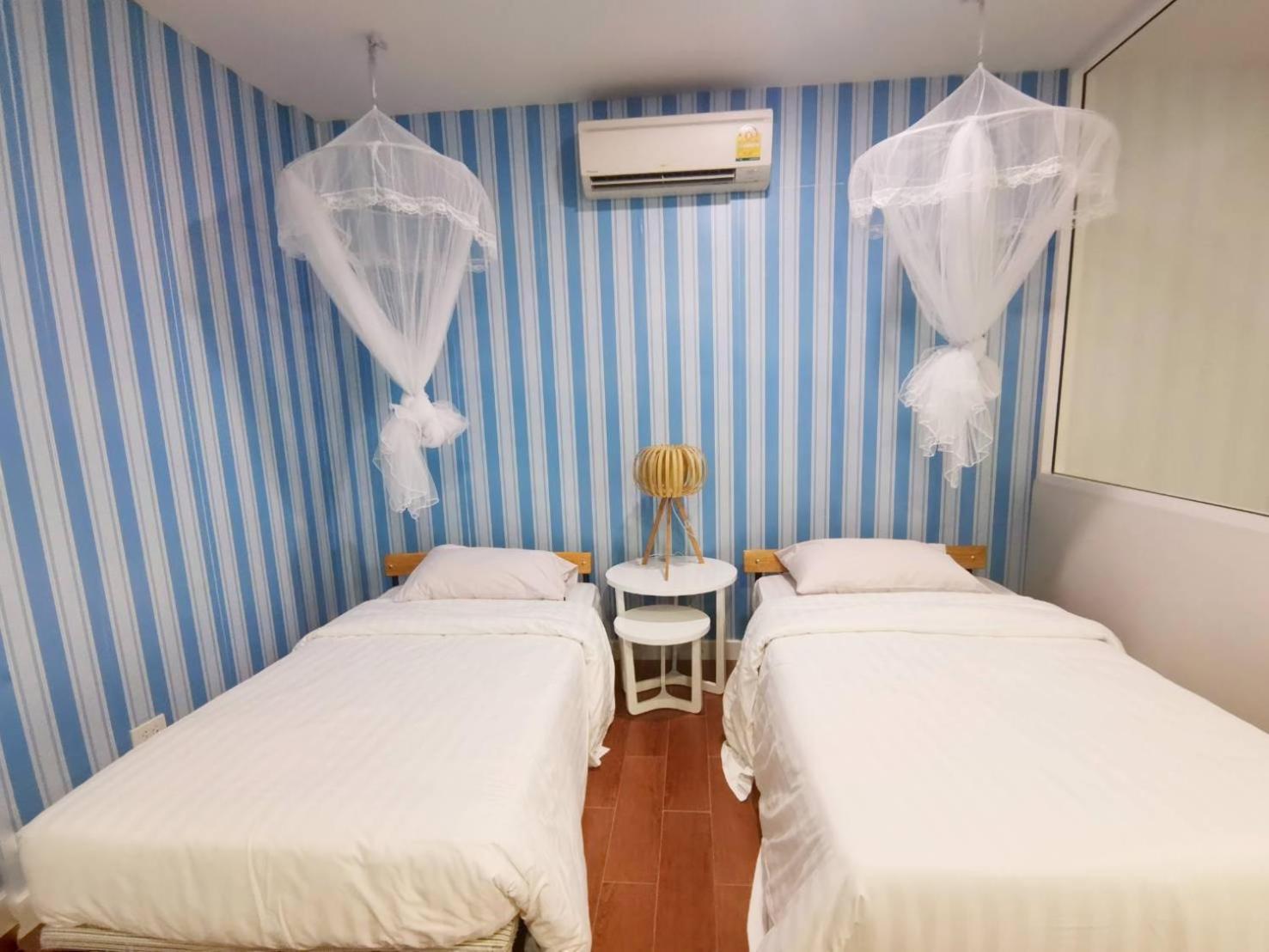 Beach Walk Boutique Resort Bangsaen Rum bild