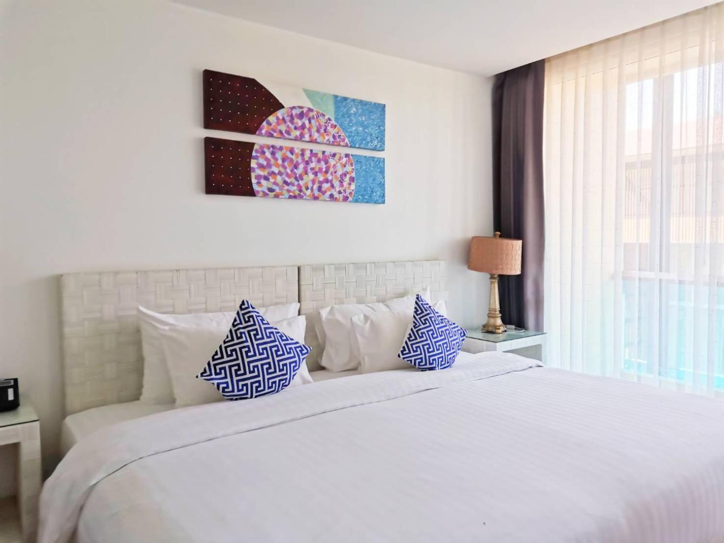 Beach Walk Boutique Resort Bangsaen Rum bild