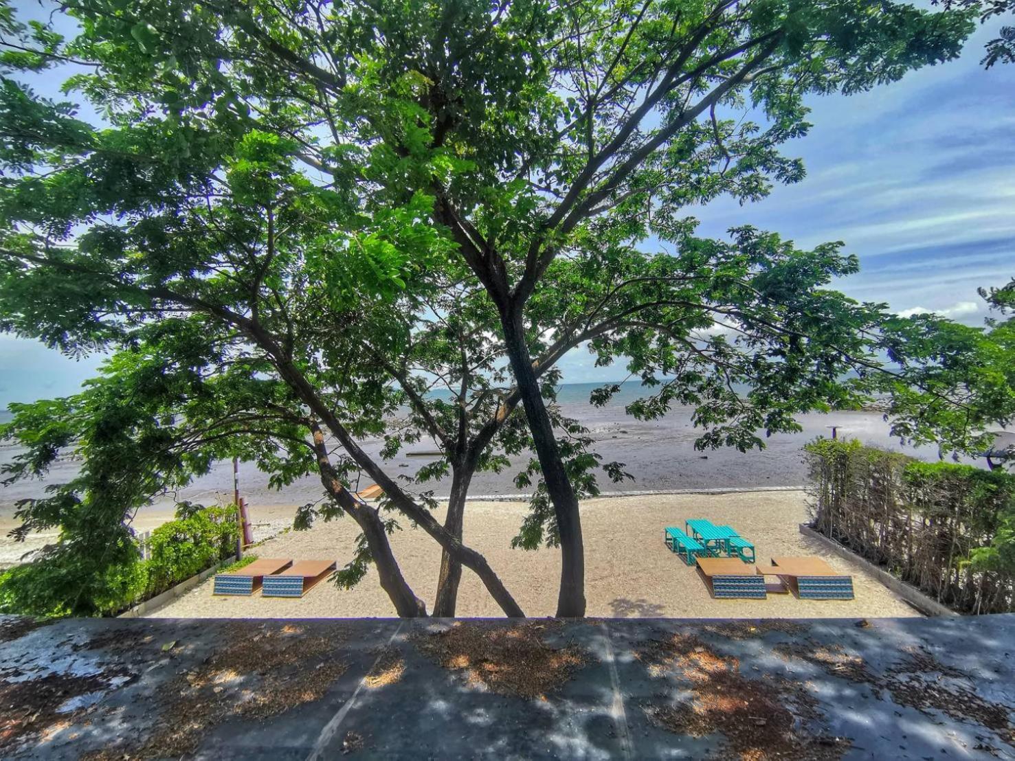 Beach Walk Boutique Resort Bangsaen Rum bild