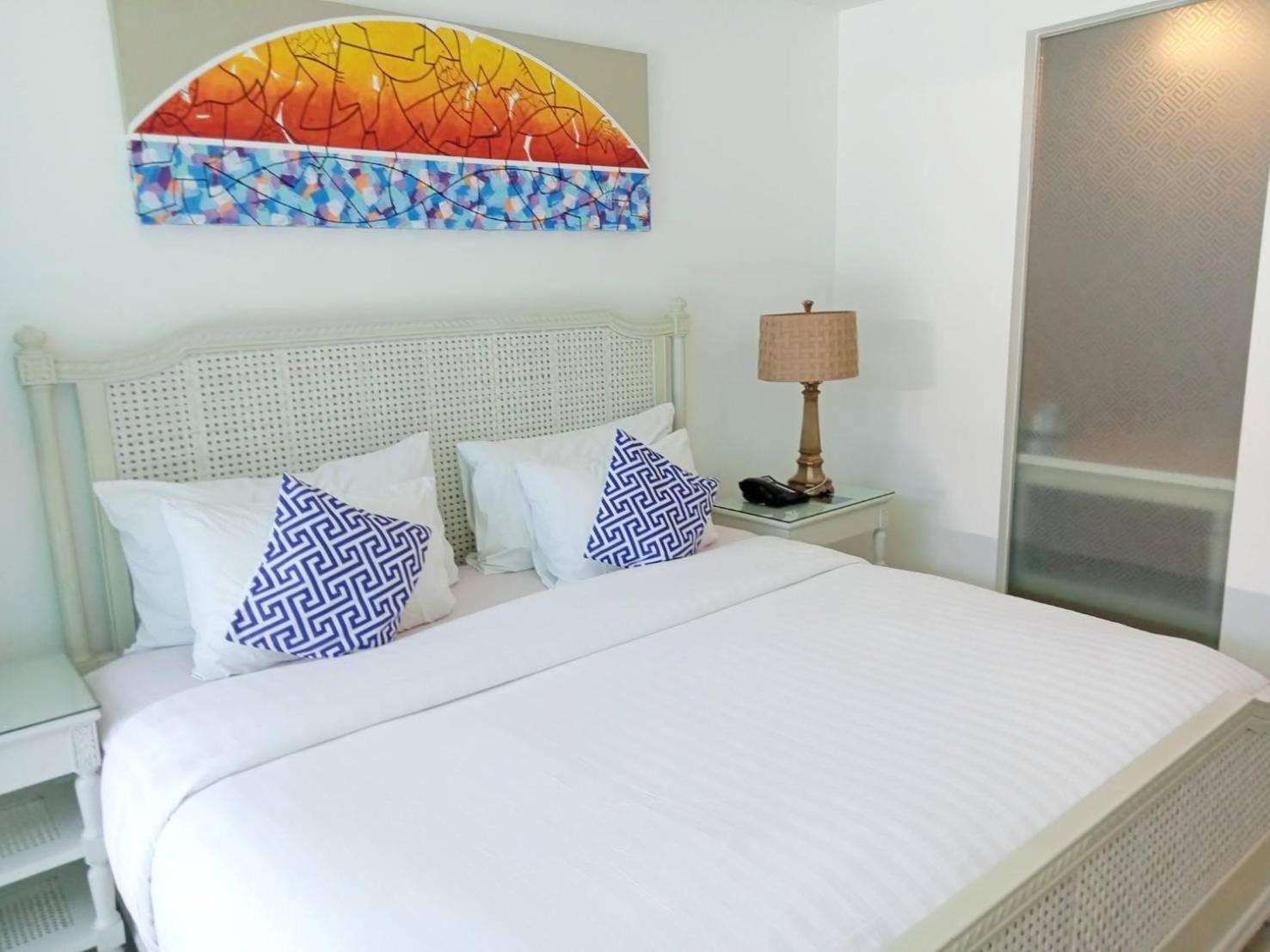 Beach Walk Boutique Resort Bangsaen Rum bild