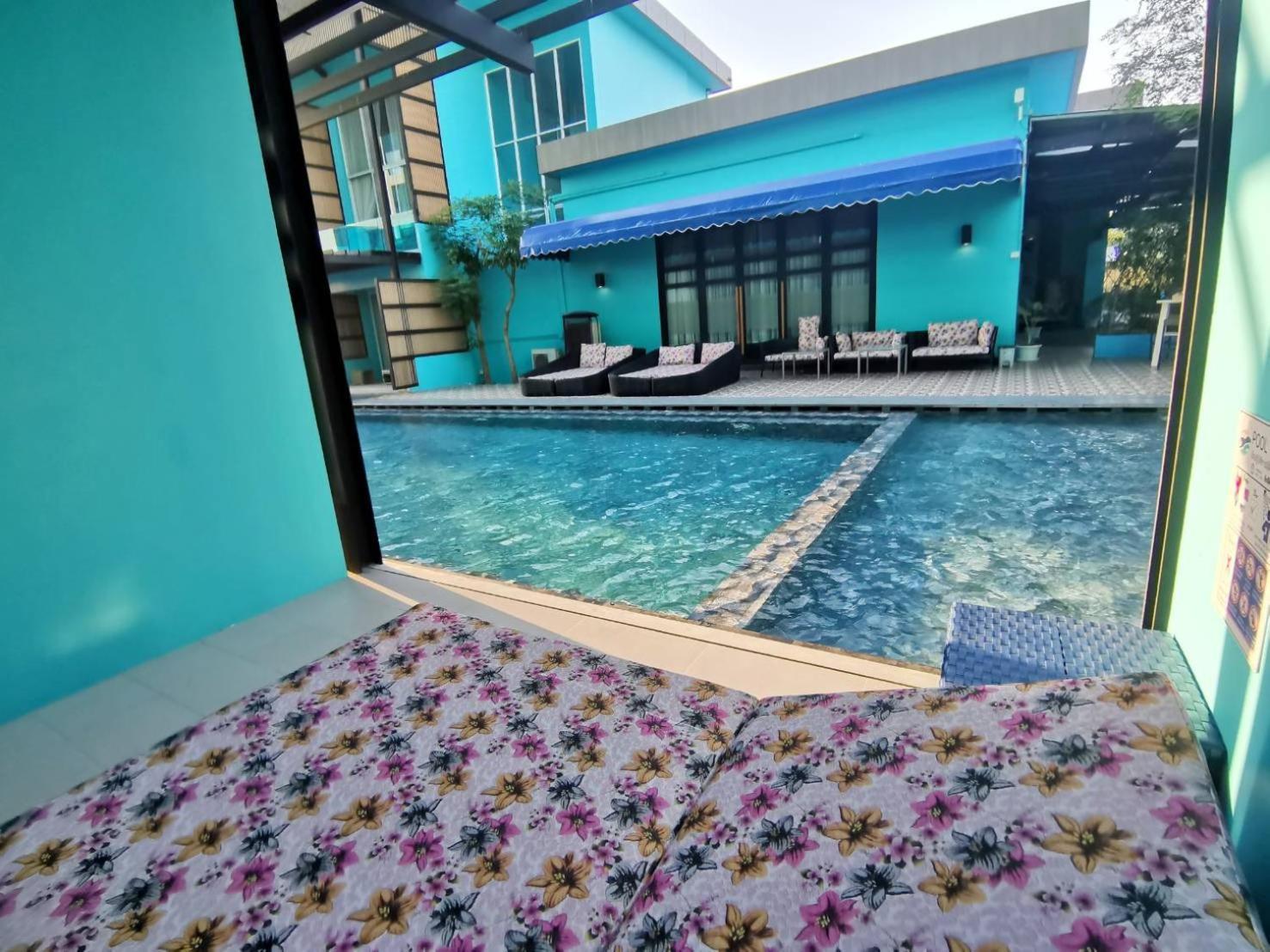 Beach Walk Boutique Resort Bangsaen Rum bild