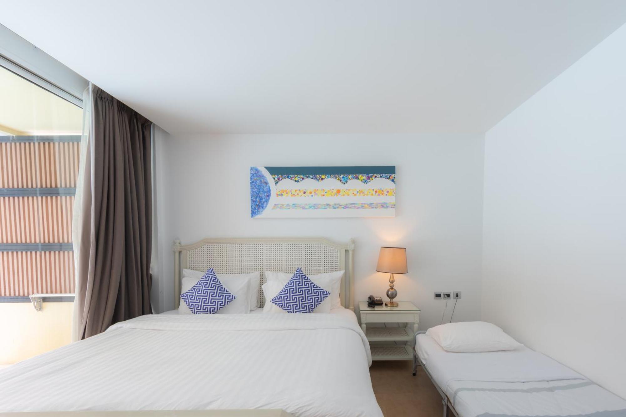 Beach Walk Boutique Resort Bangsaen Rum bild